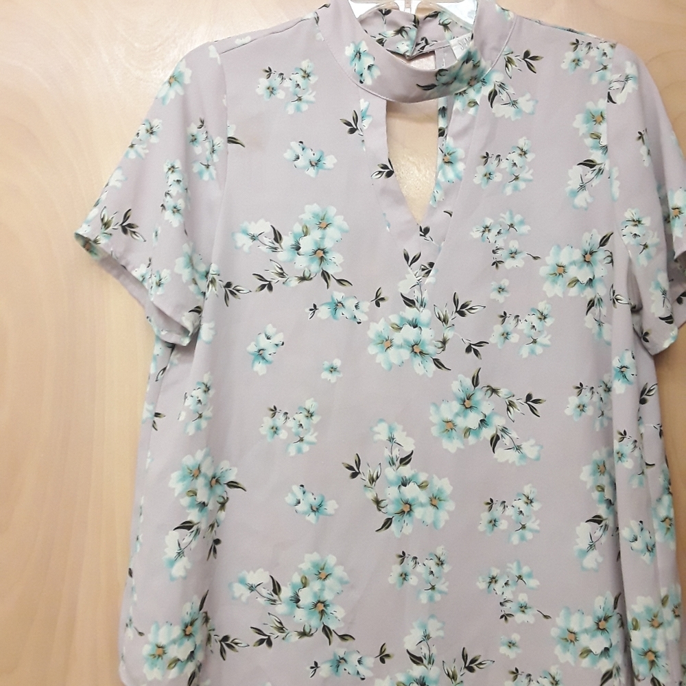 Lilac floral keyhole boho top M